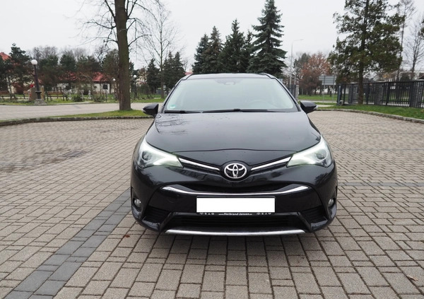 Toyota Avensis cena 84900 przebieg: 70200, rok produkcji 2018 z Ropczyce małe 742